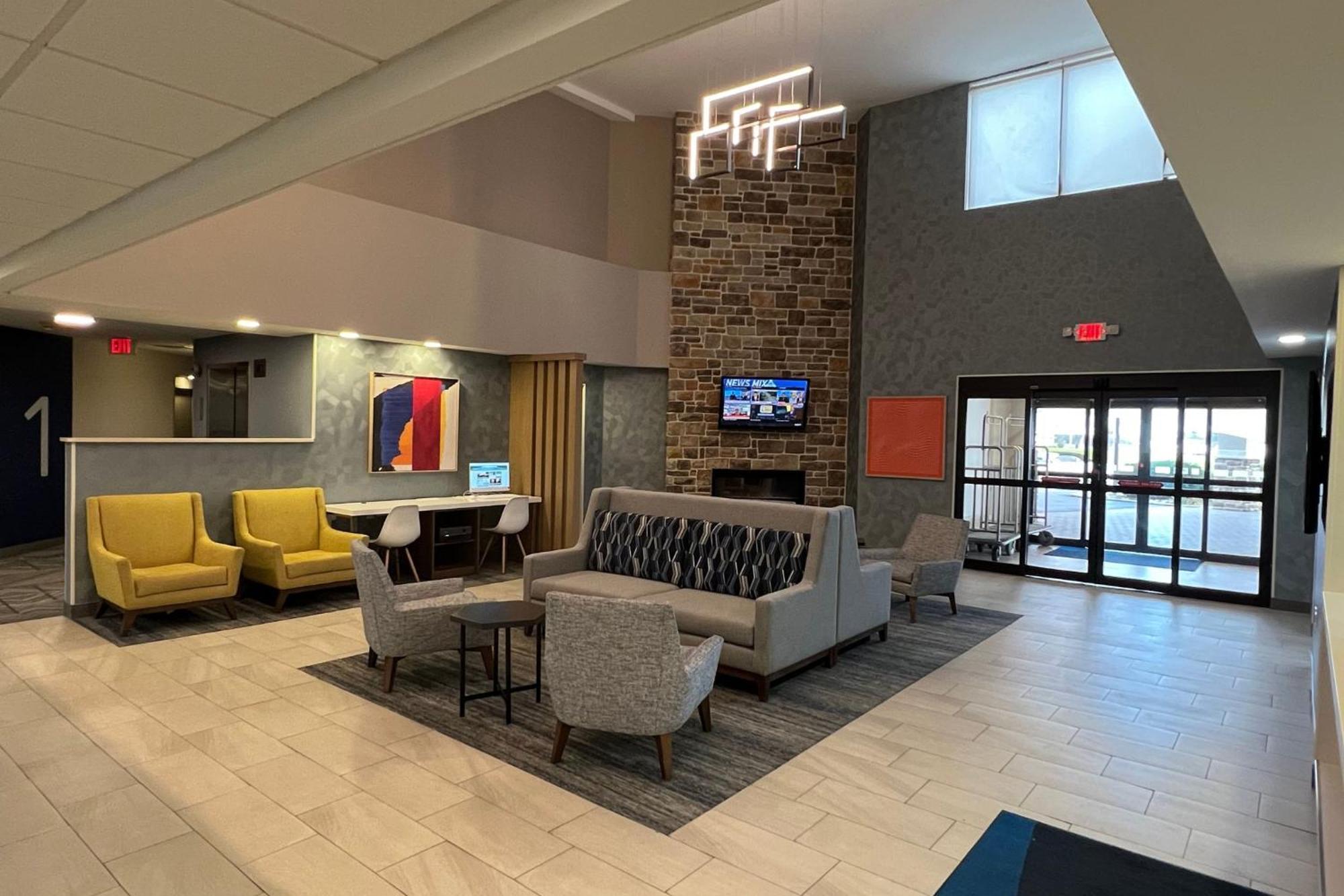 Holiday Inn Express Harrisburg I-81 - Hershey By Ihg Manadahill Exterior photo