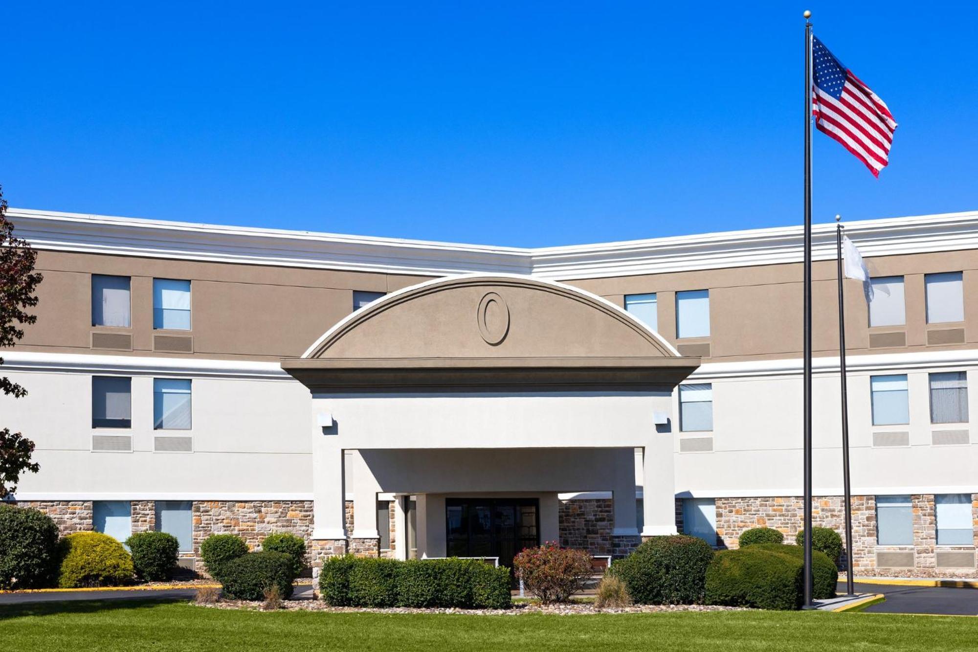 Holiday Inn Express Harrisburg I-81 - Hershey By Ihg Manadahill Exterior photo