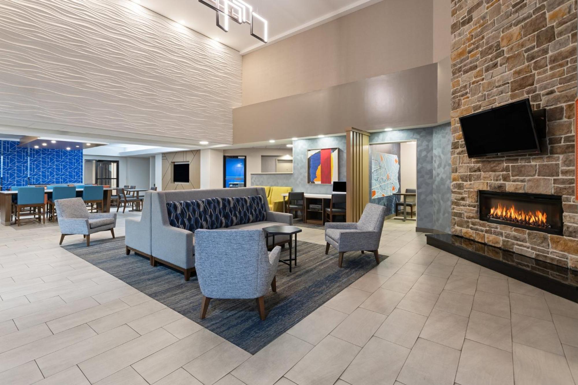 Holiday Inn Express Harrisburg I-81 - Hershey By Ihg Manadahill Exterior photo